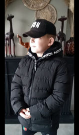 Icon winterjas zwart.