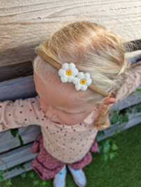 Diadem knotted daisy white