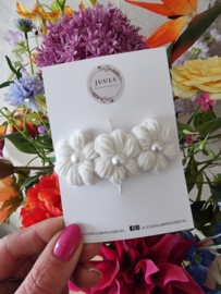 Hairclip Knitted & Knotted Daisy pearl white