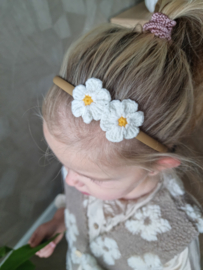 Diadem knitted & knotted daisy