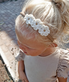 Diadeem knitted & knotted flower