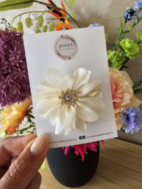 Bridesmaid collection clip diamond flower off white