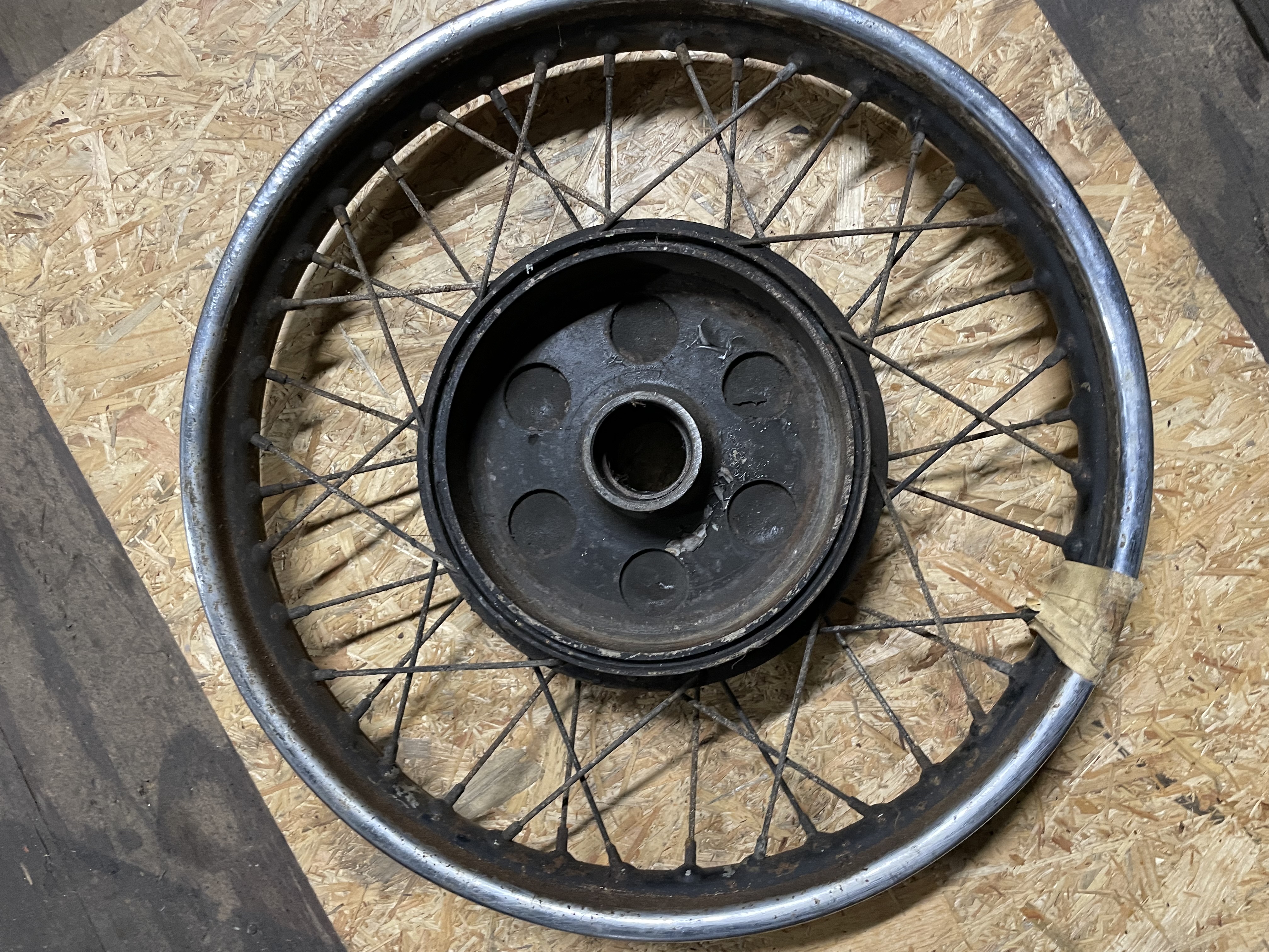 BSA goldstarwheel