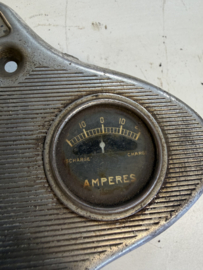 A ford dasboard speedometer