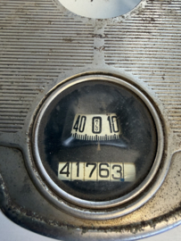 A ford dasboard speedometer
