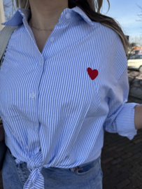 GESTREEPTE BLOUSE MET ROOD HARTJE