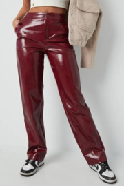 LEATHERLOOK BROEK - BORDEAUX ROOD