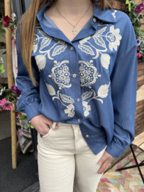 BLOUSE MET BLOEMEN - BLAUW