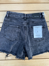 DENIM SHORT MET ZWARTE STRASS