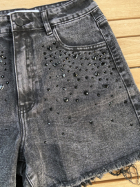 DENIM SHORT MET ZWARTE STRASS