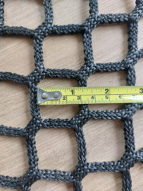 Frame met slowfeeder net voor hooibak