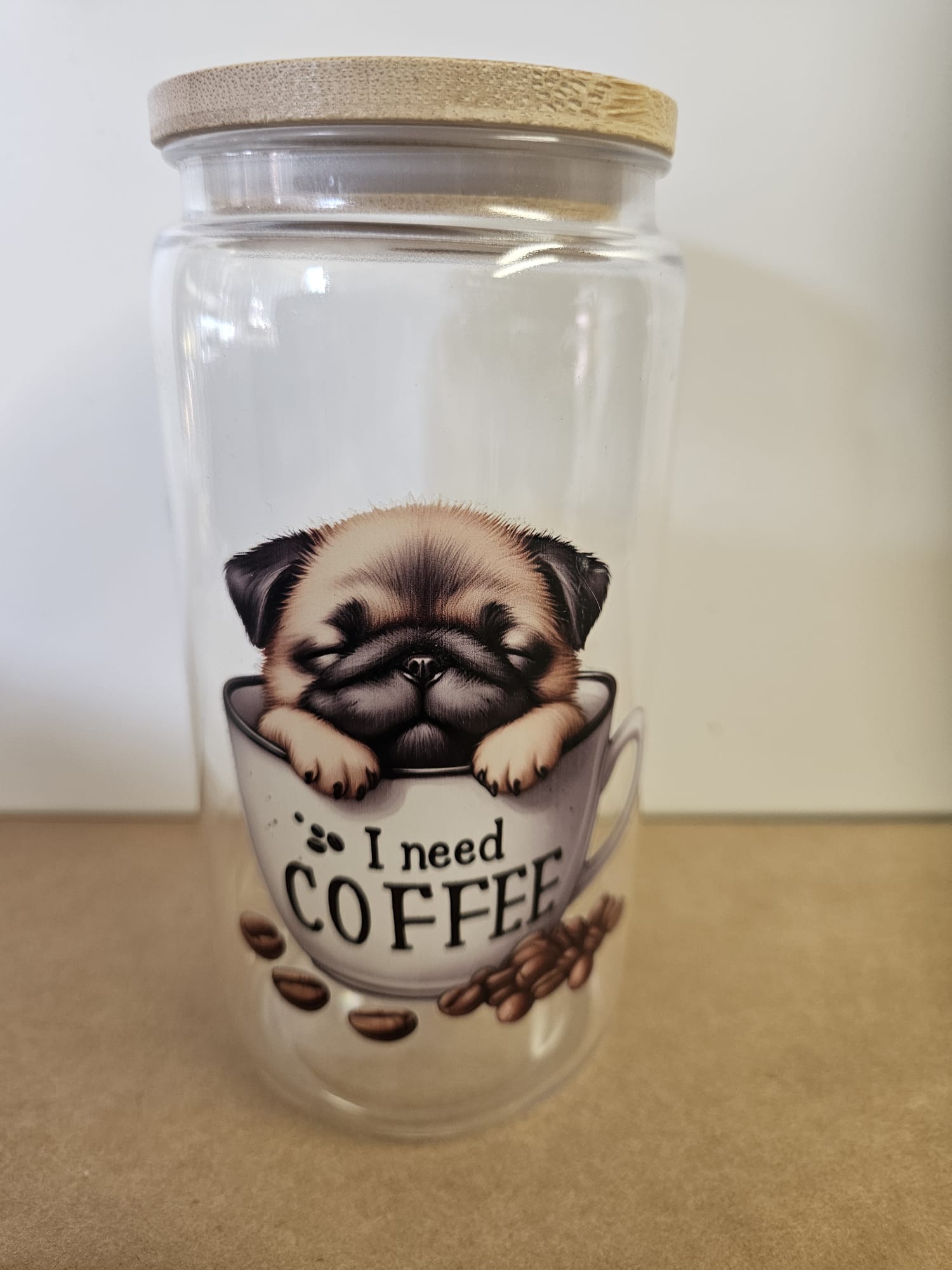 Mooie handgemaakte plastic drinkbeker met Mops hond