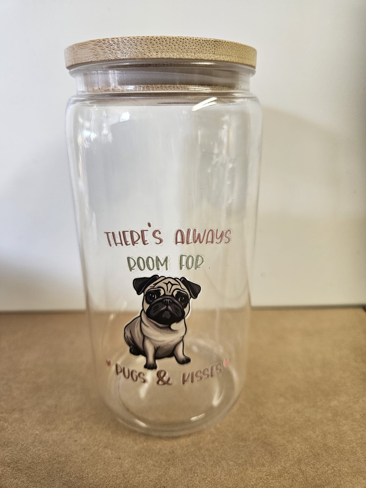 Mooie handgemaakte plastic drinkbeker met Mopshond