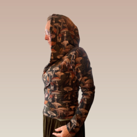 Getailleerd shirt met hoodie en mouw. Mushroom
