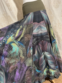 Rok met digitale print paars/groen peacock