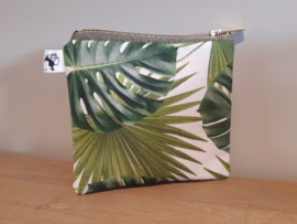 Clutch palm leaves
