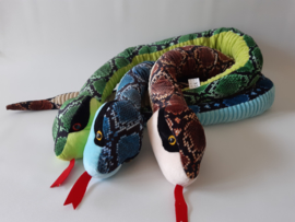 Verzwaringsknuffel slang diverse kleuren