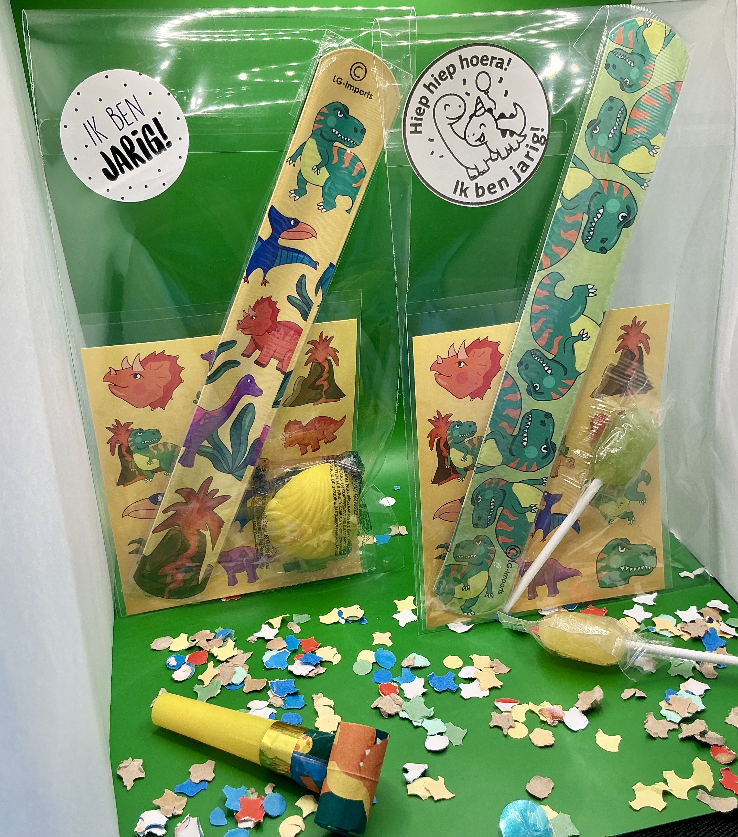 Dino Traktatie 6 - Grommend Gezellig!