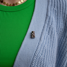 Goldbear pin (Platinum Silver)