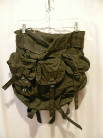 Charlie Sheen Hot Shots Part Deux Original Screen Used Militairy Pack Movie Prop