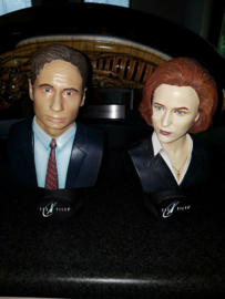 The X Files Mulder and Scully Figurine LE 5000 Bust Statue Set