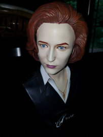 The X Files Mulder and Scully Figurine LE 5000 Bust Statue Set
