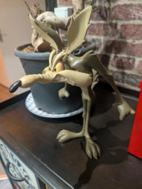 Looney Tunes Wile E Coyote Standing Classic Figurine Statue