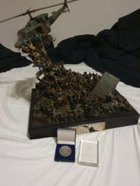 Brad Pitt World War Z Zombie Chopper Scene Big Unique Diorama Figurine Statue