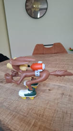 Looney Tunes Wile E Coyote Going with Rocket After Road Runner Figurine Statue