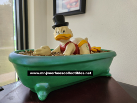 Walt Disney Scrooge McDuck in Bathtub Swimming in Money Vintage Figurine Statue