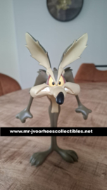 Looney Tunes Wile E Coyote Standing Classic Figurine Statue