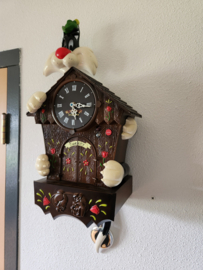 Looney Tunes Sylvester and Tweety Moving Vintage Cuckoo Clock
