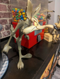 Looney Tunes Wile E Coyote Standing Classic Figurine Statue