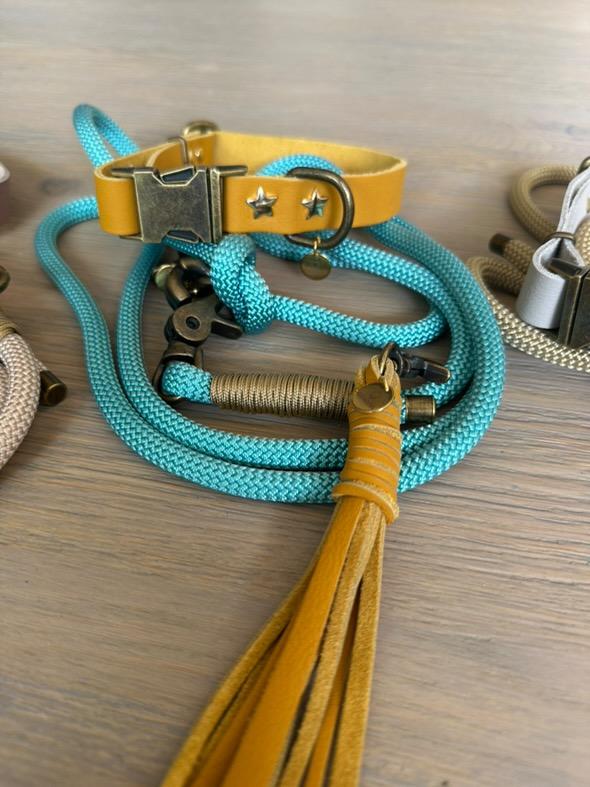 Lederen halsbanden met kliksluiting SMALL verstelbaar