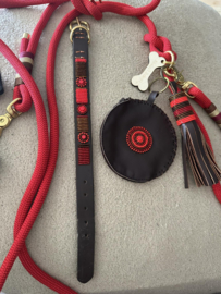 Nata'chien tassel /keychain rood leder