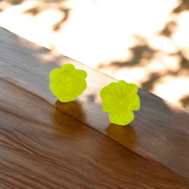 Flower power neon yellow