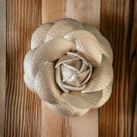 Camelia Goud