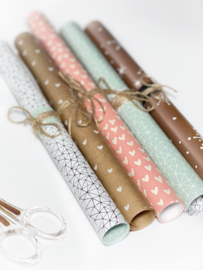 Inpakpapier- Craft & White Hearts