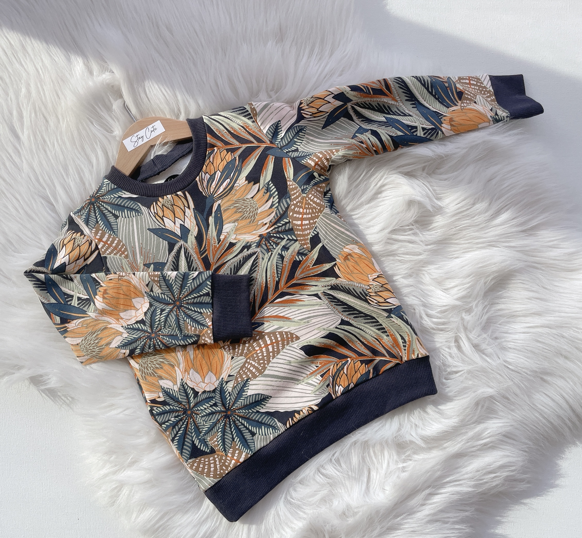 Trui flowers (dark)