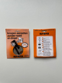 Butofix (knopen aanzetten zonder naald en draad)