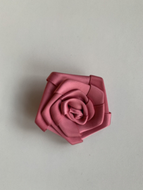 Satijnen rozet roos per stuk  (ca. 70mm)