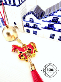 Feng Shui Amulet voor Welvaart - Vuur Paard en Gouden Bel
