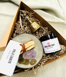 Space Clearing Set met Tibetaanse Bel, Palo Santo en Himalaya Zout