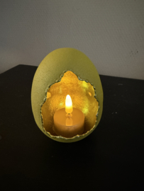 Egg lemongreen
