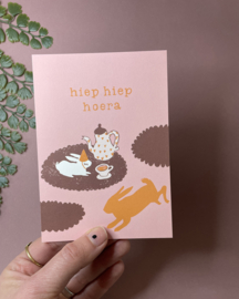Hiep hiep roze/oranje - ansichtkaart