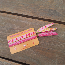 Festival armbandjes op kaartje