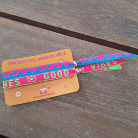 Festival armbandjes op kaartje
