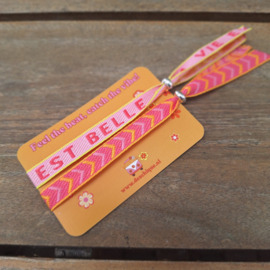 Festival armbandjes op kaartje