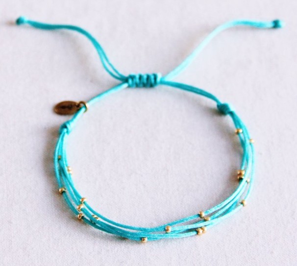 Viervoudige satijnen armband in Roze of Mint