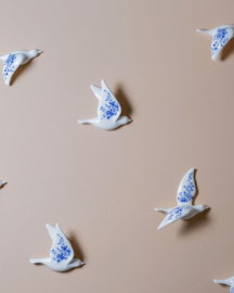 Delfts blauwe wandvogel | vleugels omhoog